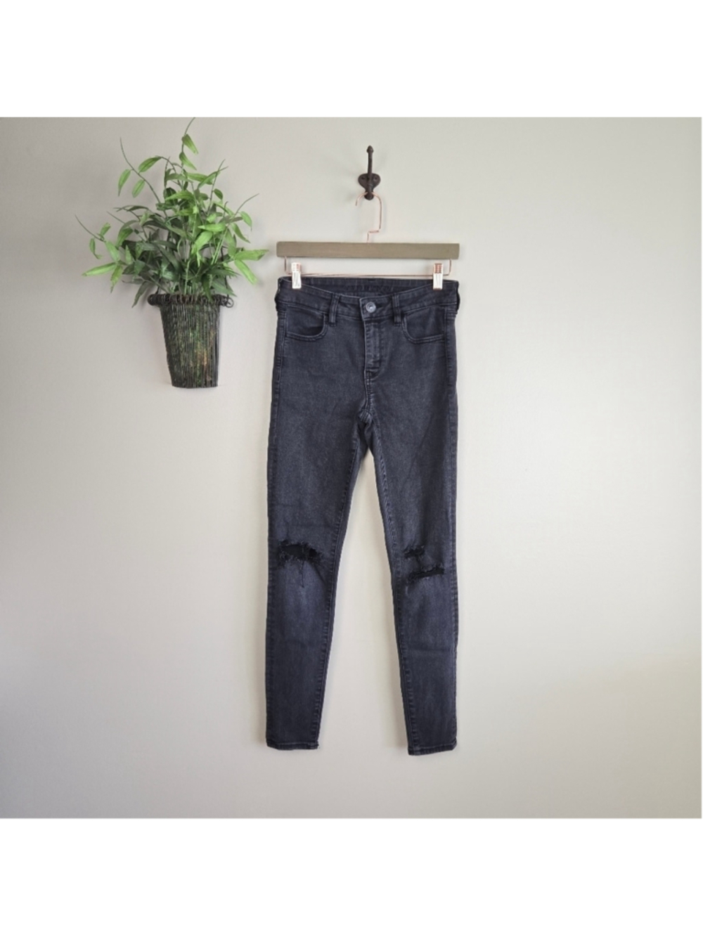 AE 4 Skinny Jeans Jegging Mid Rise Distressed Black Wash Ripped American Eagle